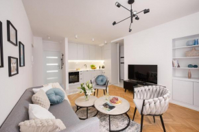 Pulawska Residence Mokotów 2-bedroom & living room, balcony & free parking on site